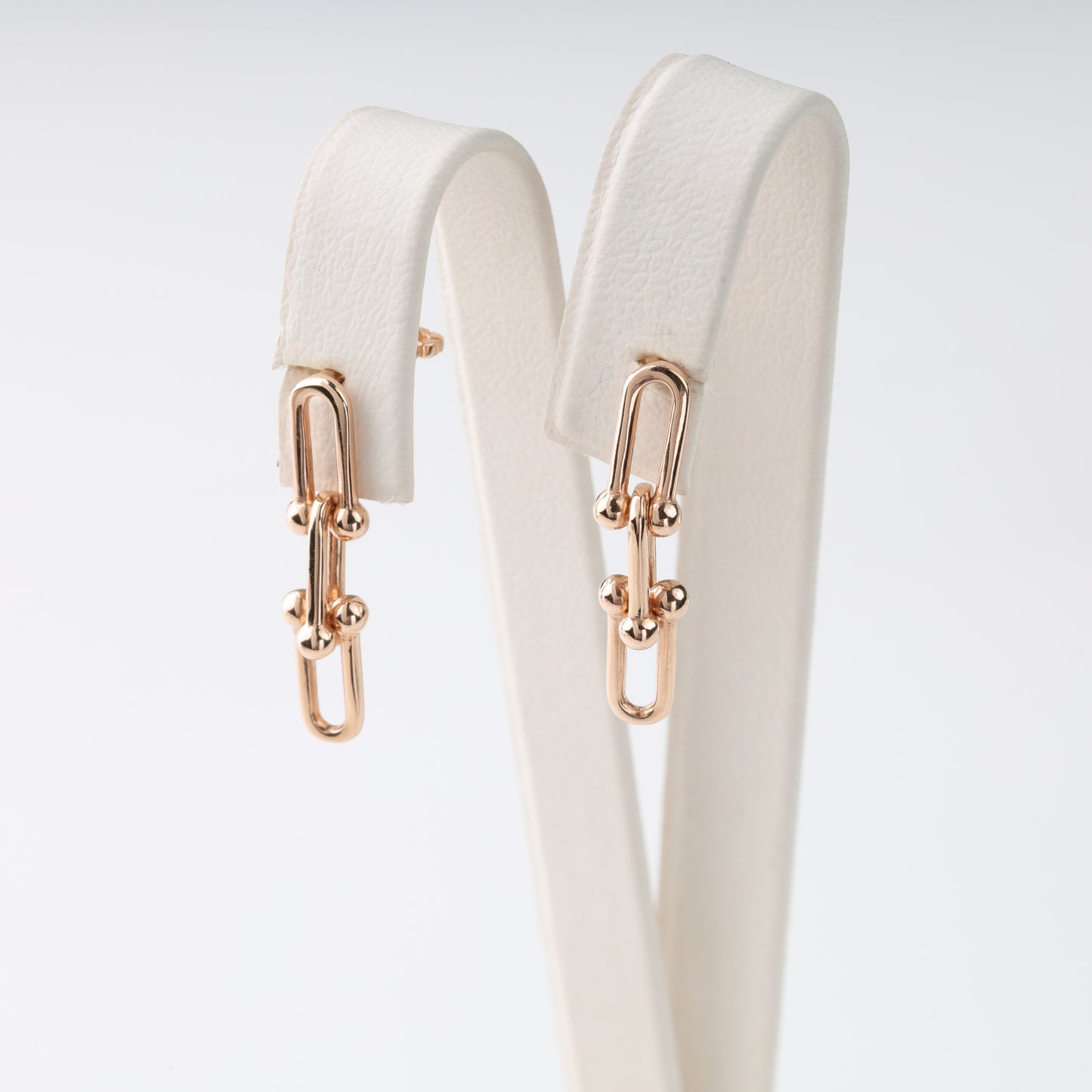 Rose gold 585 chain drop earrings side view - Kabluchka