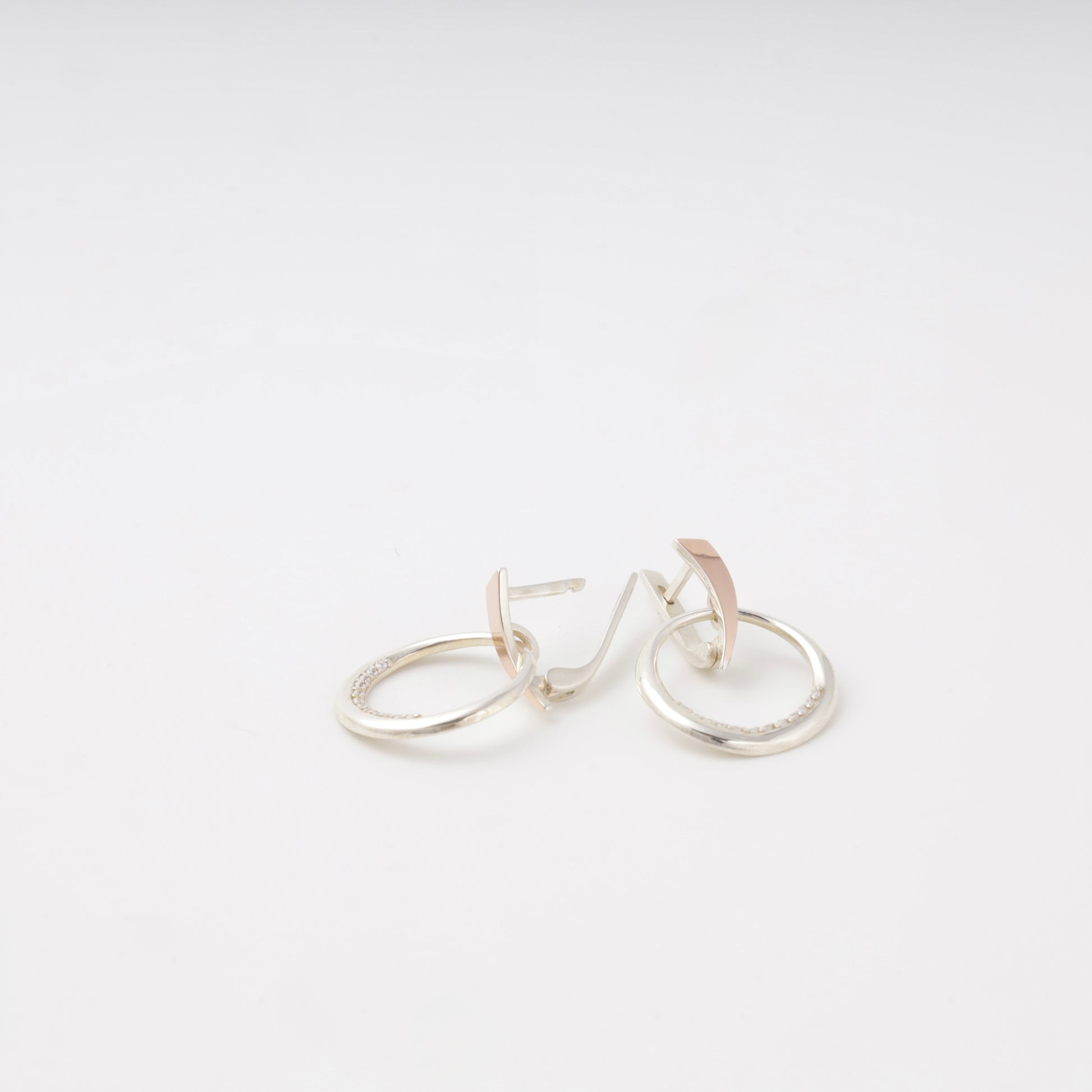 Silver 925 two-tone CZ geometric hoop earrings — view 5 — Kabluchka