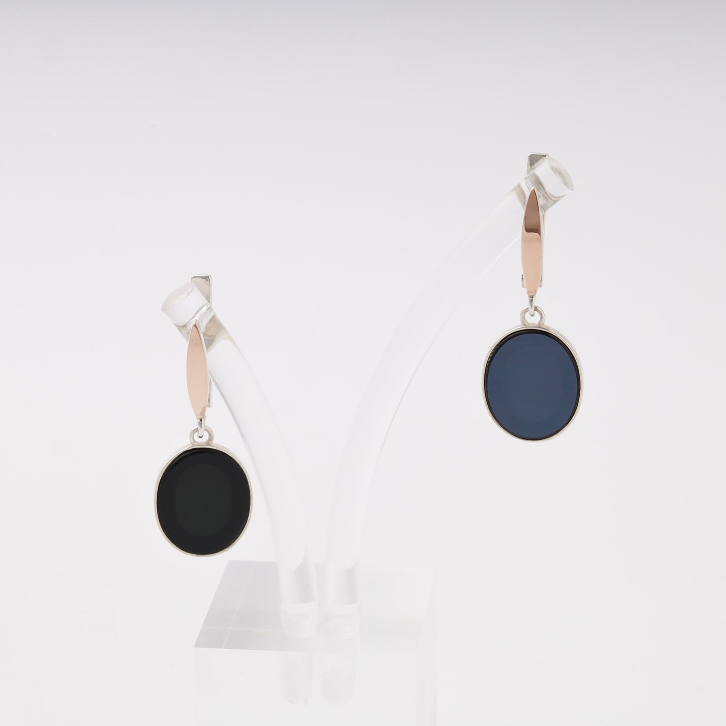 Silver 925 onyx drop earrings with rose gold accent — Kabluchka