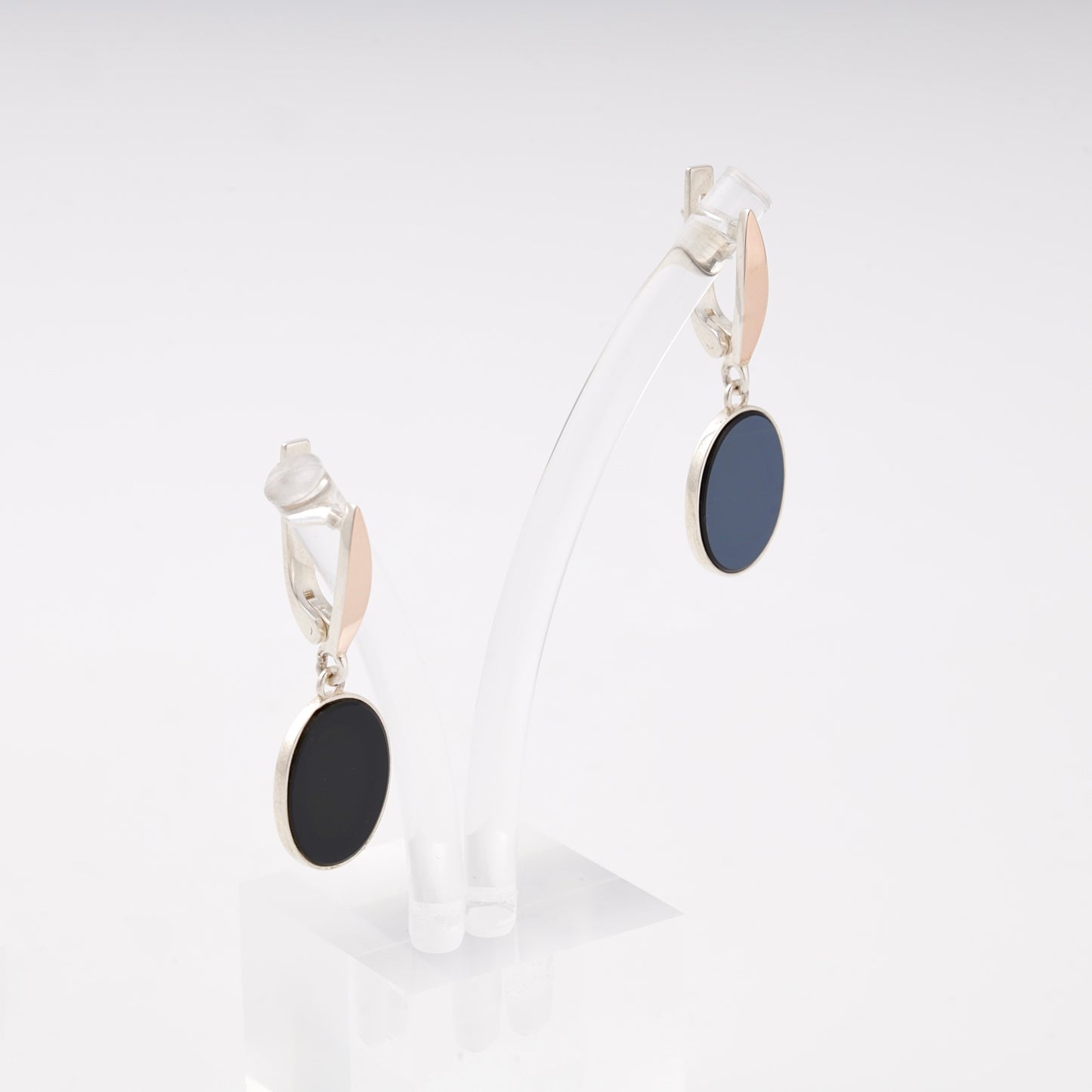 Silver 925 onyx drop earrings, front view of the pair — Kabluchka