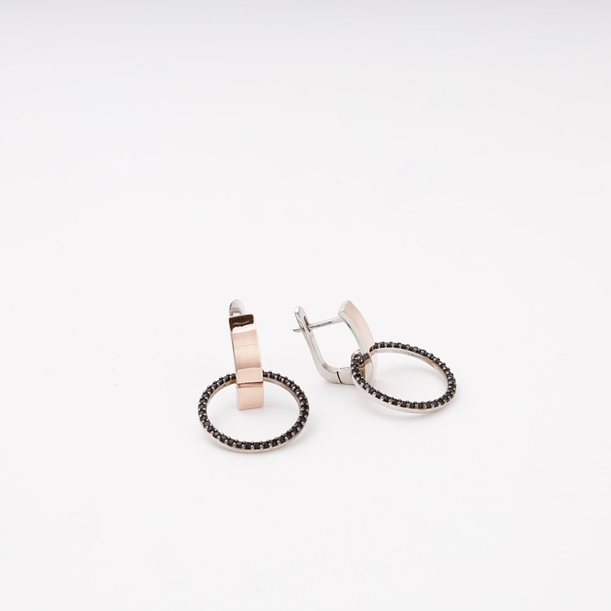 Silver 925 black CZ circle drop earrings, detail — Kabluchka