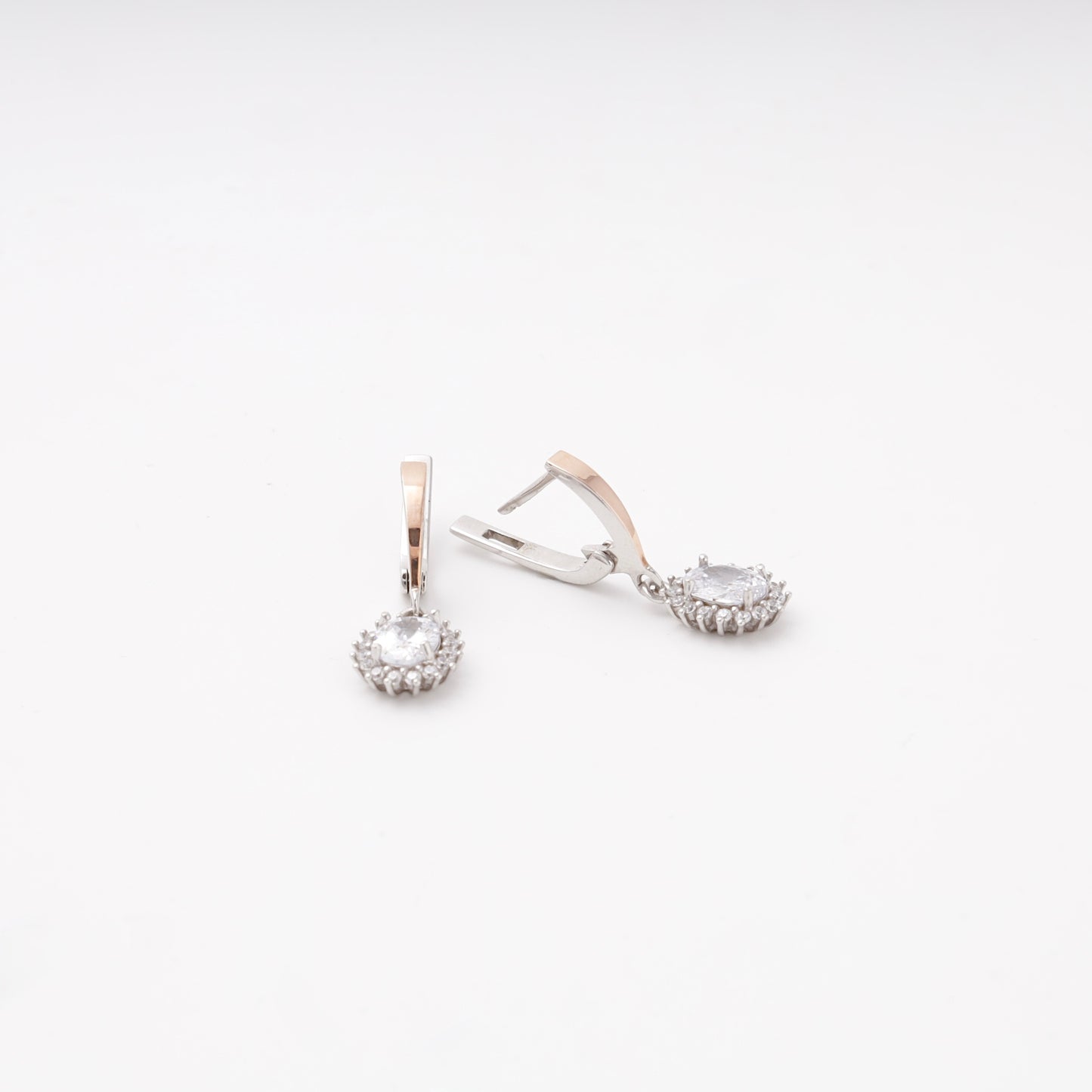 Silver 925 oval cubic zirconia halo earrings, detail — Kabluchka