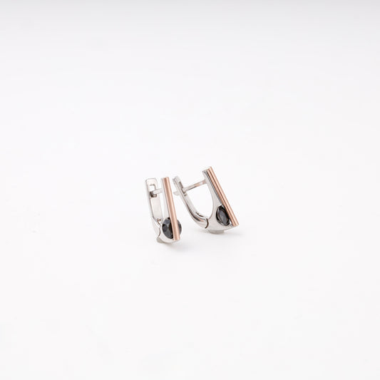 Silver 925 bar earrings with black cubic zirconia and gold 375 — Kabluchka