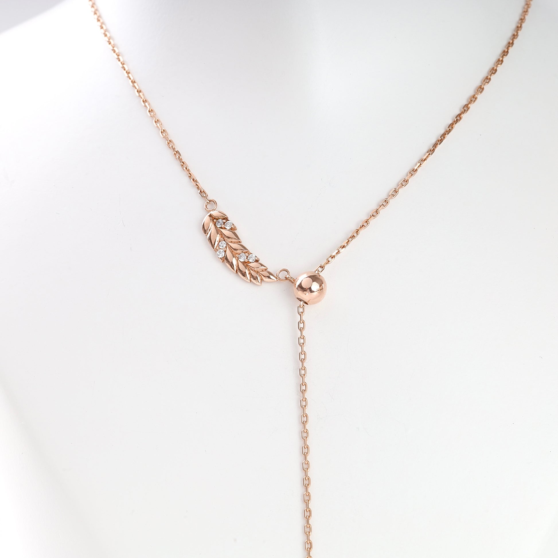 14K rose gold lariat necklace Aurelia with CZ close-up — Kabluchka