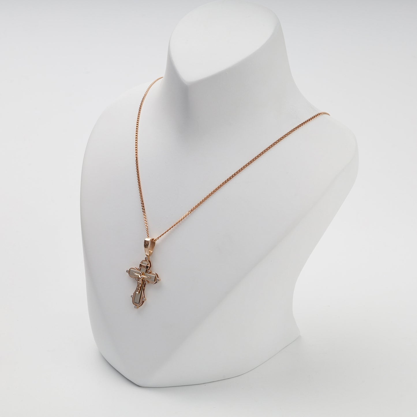 Two-tone Gold 14K (585) cubic zirconia Orthodox crucifix pendant — crucifix close-up — Kabluchka