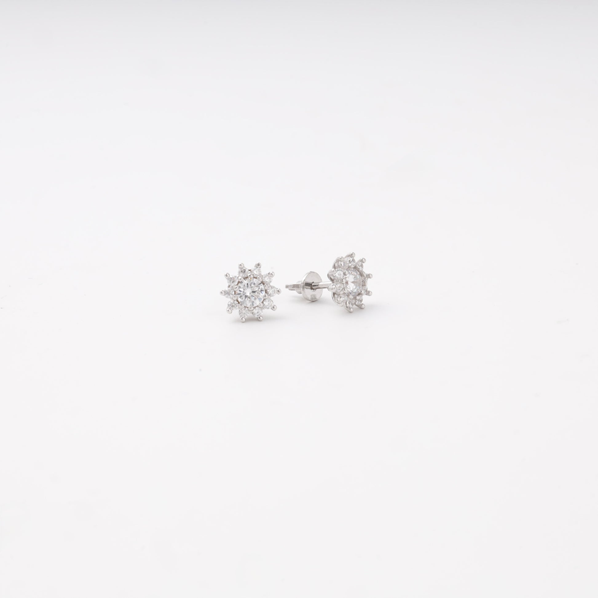 Silver 925 CZ halo studs detail — Kabluchka