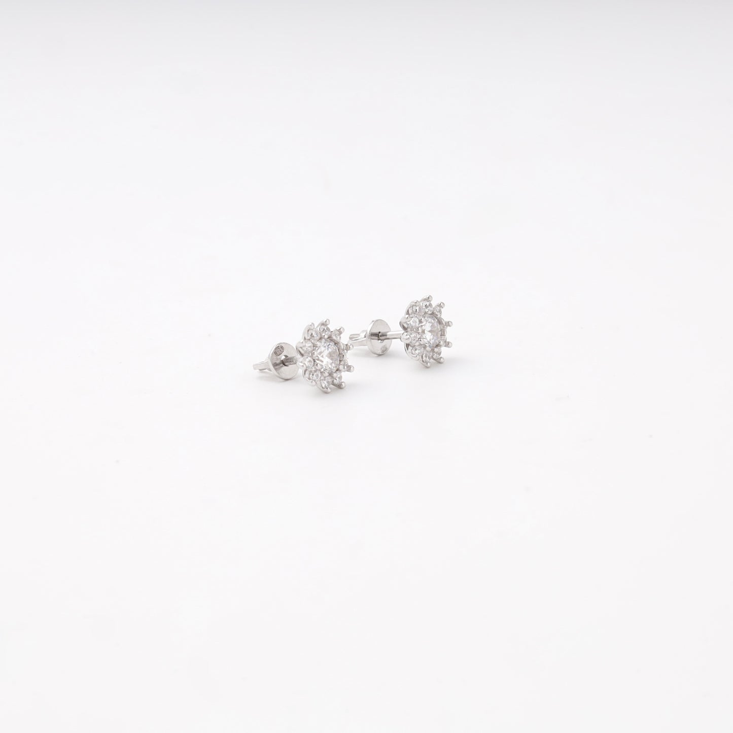 Silver 925 cubic zirconia stud earrings close-up — Kabluchka