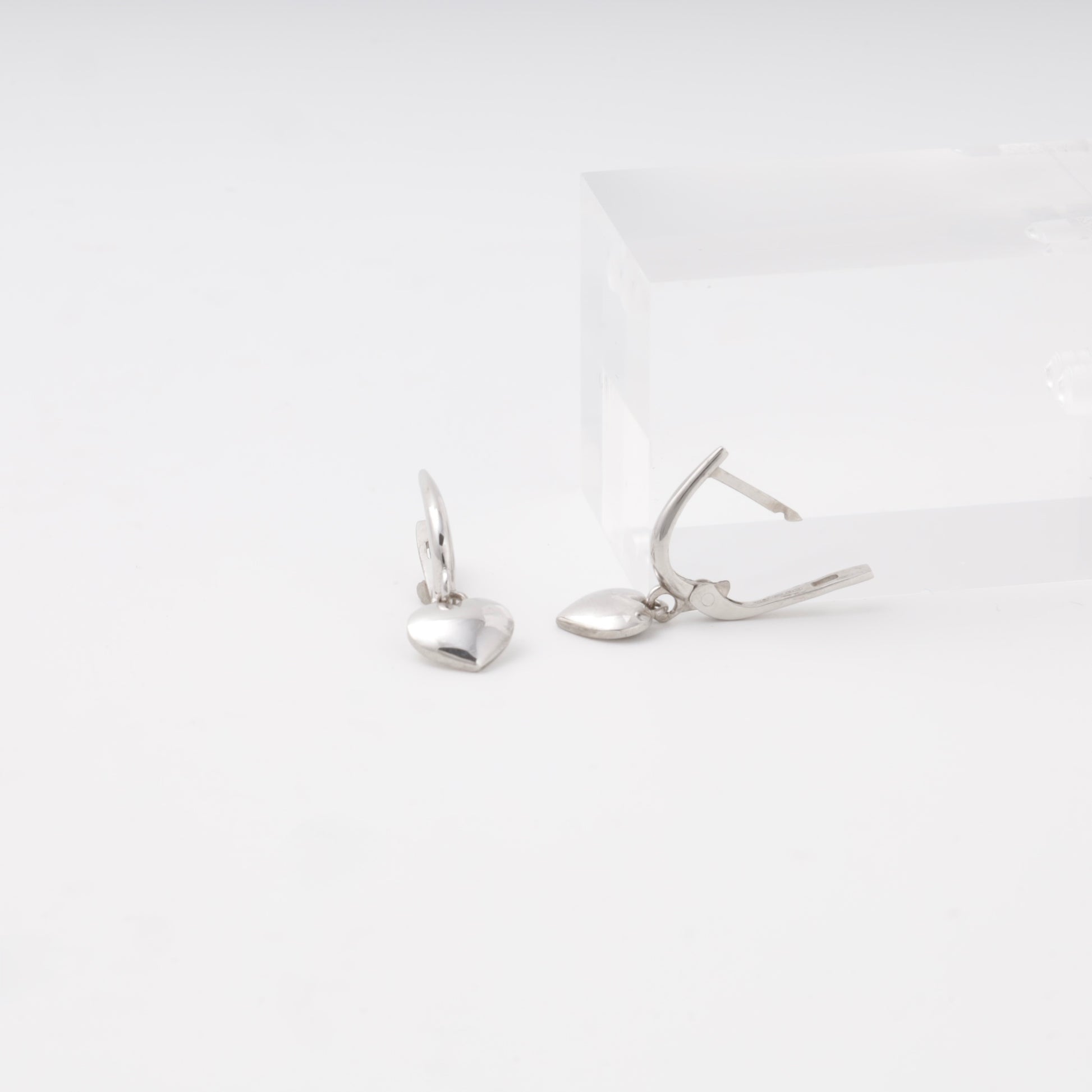Silver 925 polished heart dangle earrings — view 3 — Kabluchka