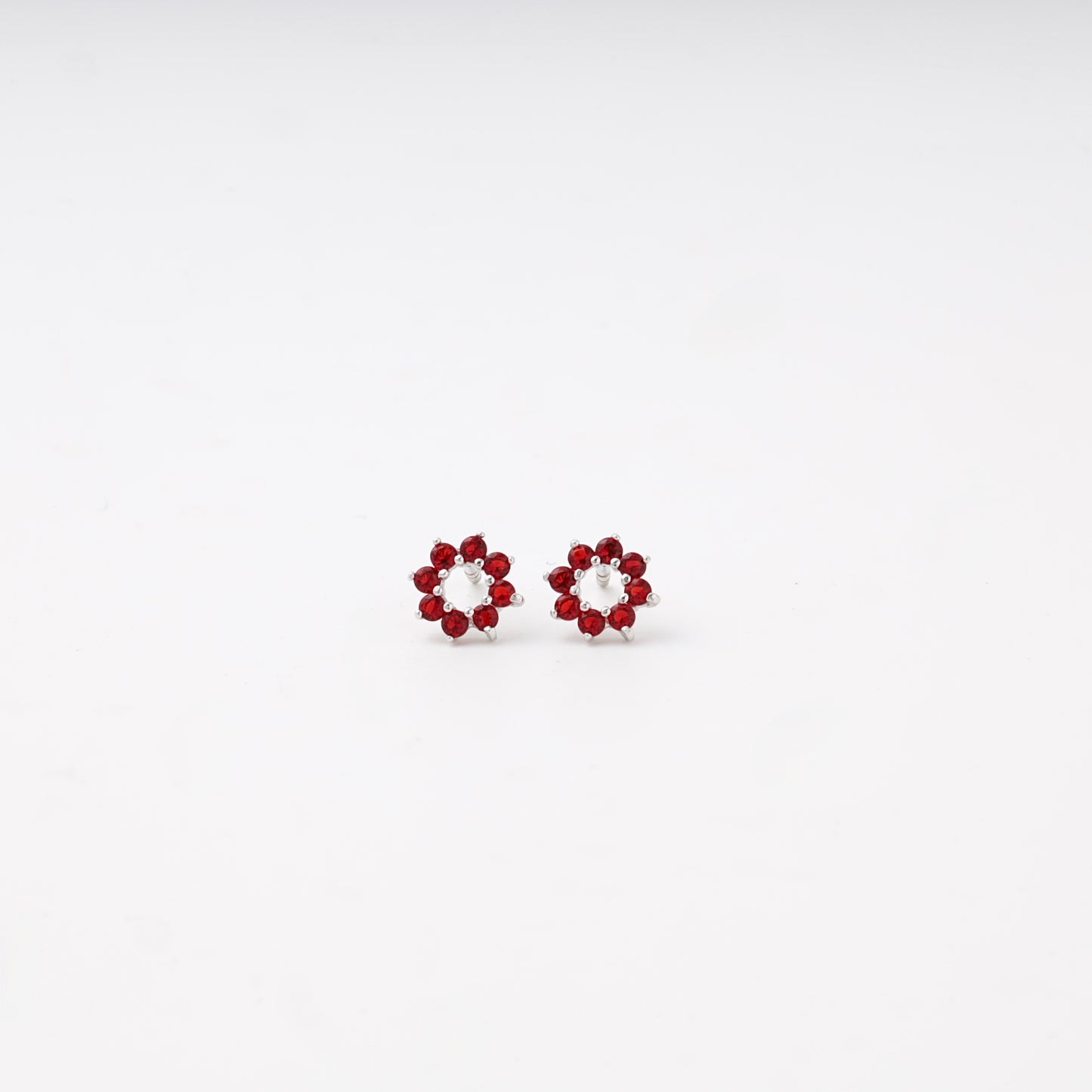 Silver 925 wreath stud earrings with red cubic zirconia — Kabluchka