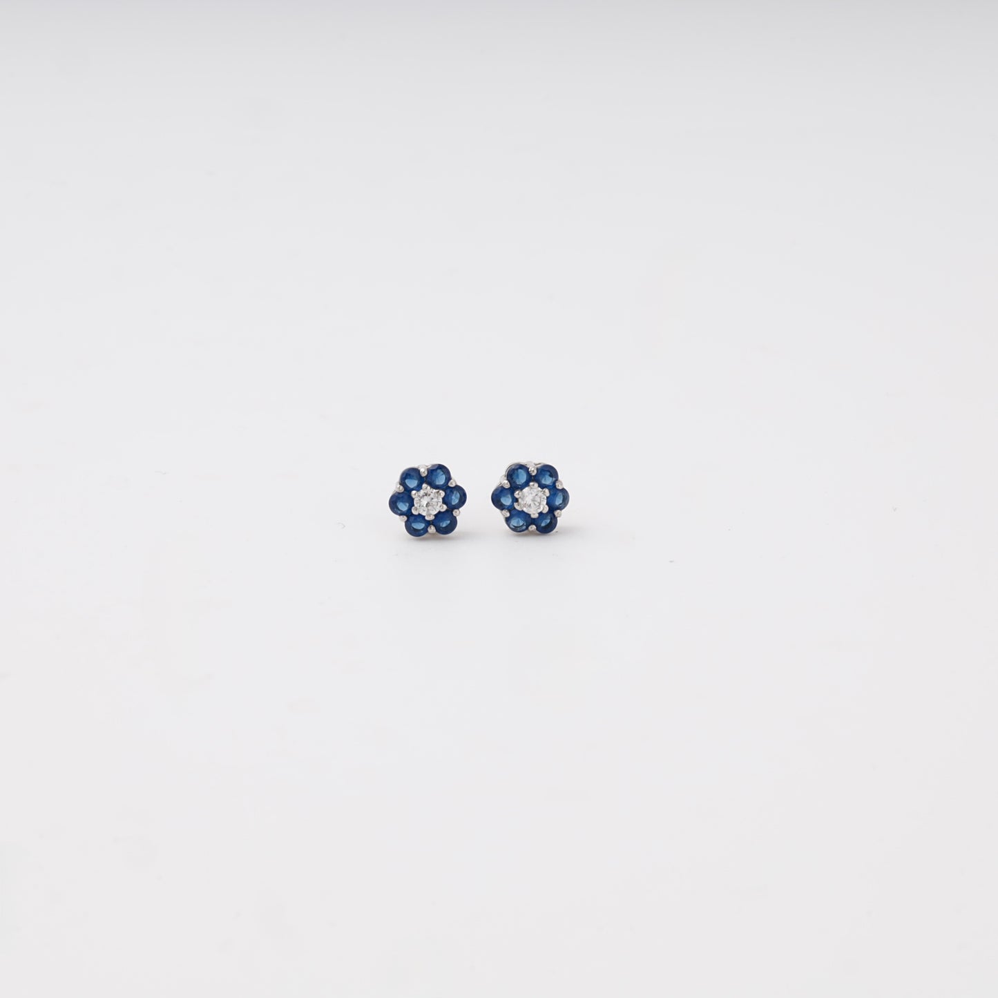 Silver 925 flower stud earrings, blue and white cubic zirconia — Kabluchka