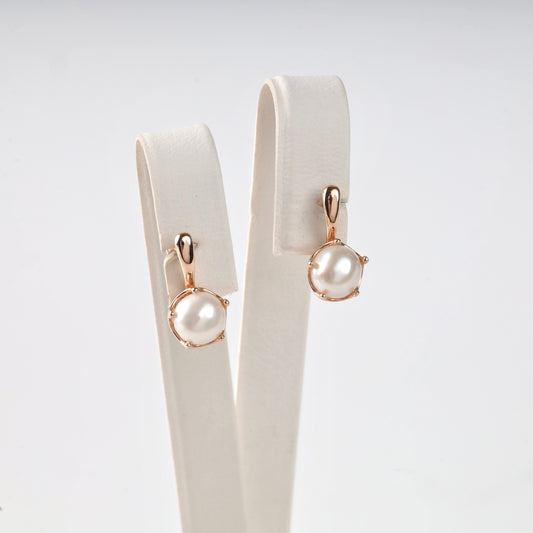 Rose gold 585 pearl earrings side view - Kabluchka