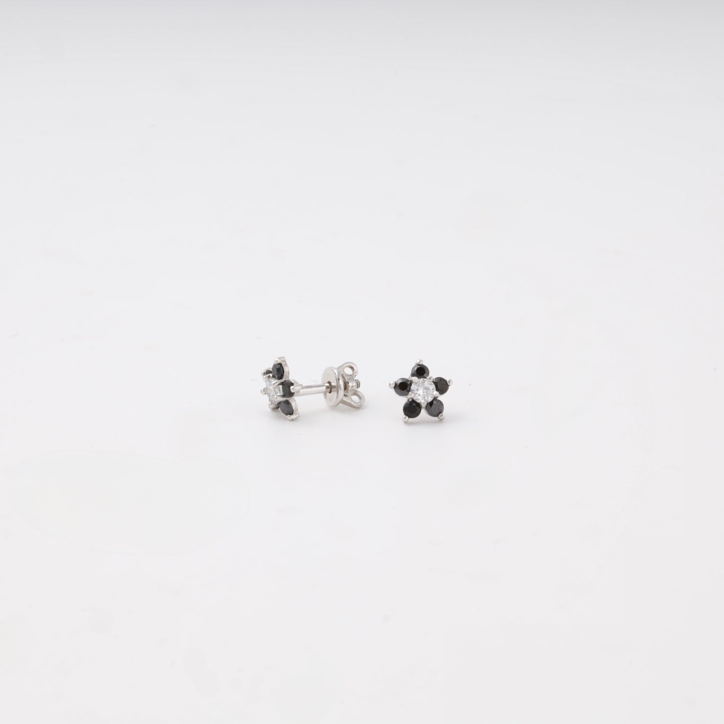 Black and white cubic zirconia flower stud earrings — Kabluchka