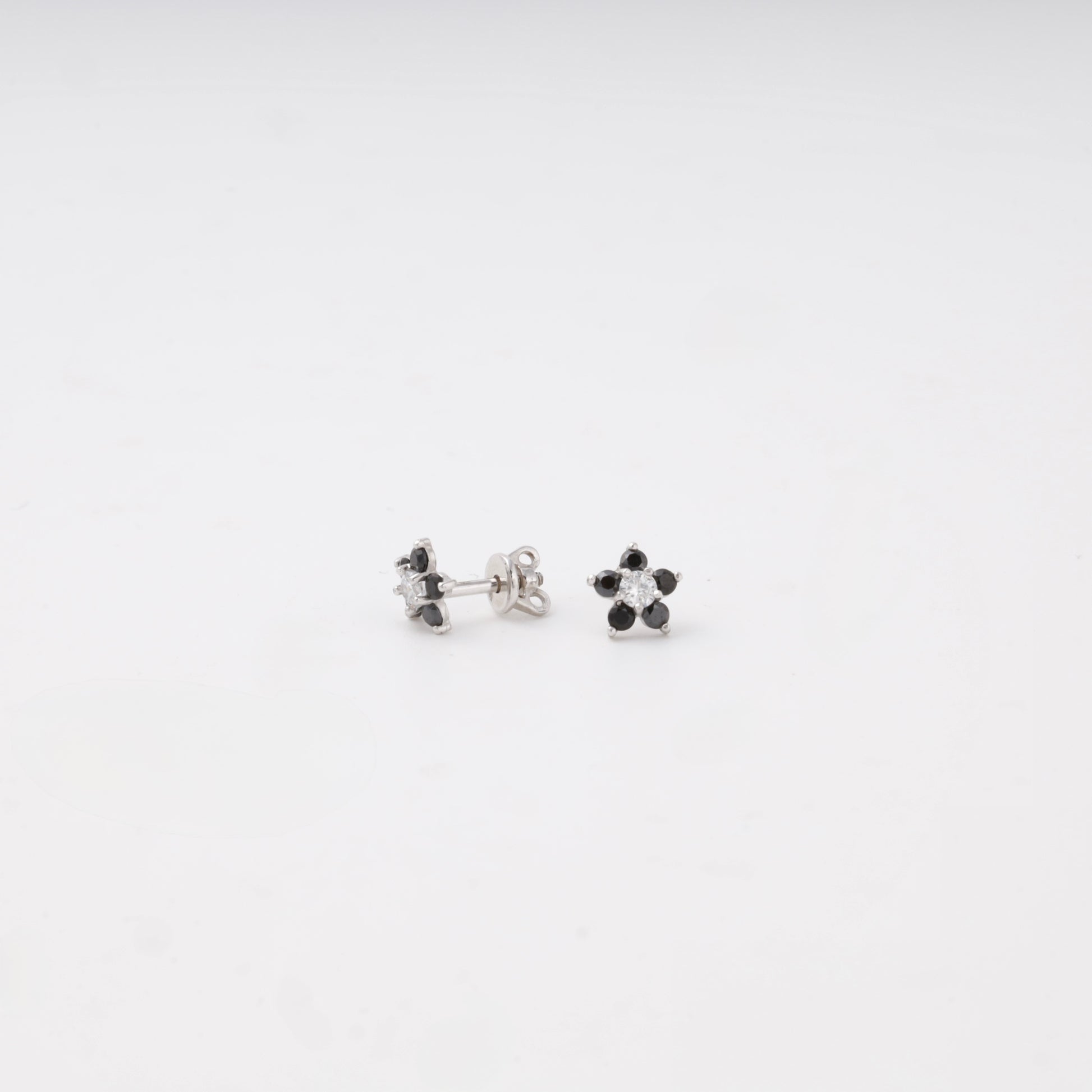 Black and white cubic zirconia flower stud earrings — Kabluchka