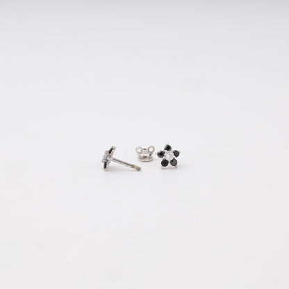 Flower stud earrings silver 925 with CZ — Kabluchka