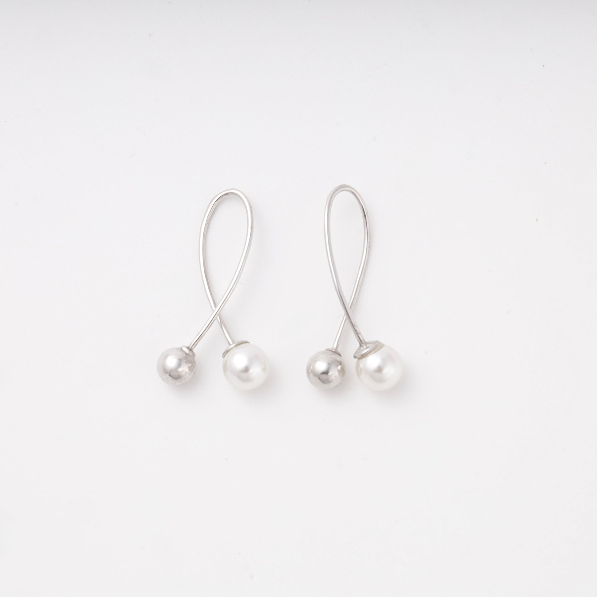 Silver 925 pearl and bead drop earring — Kabluchka