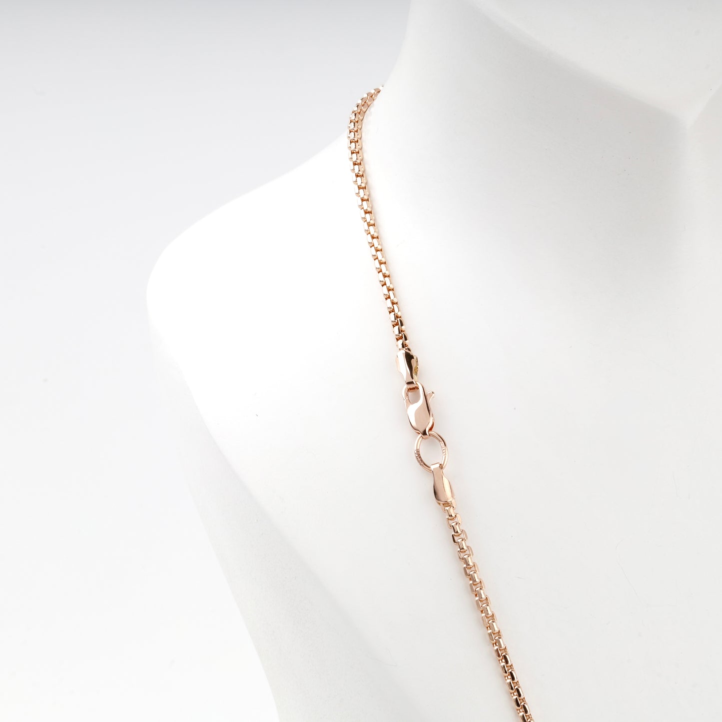 Rose Gold 14K box-style chain links, angled view