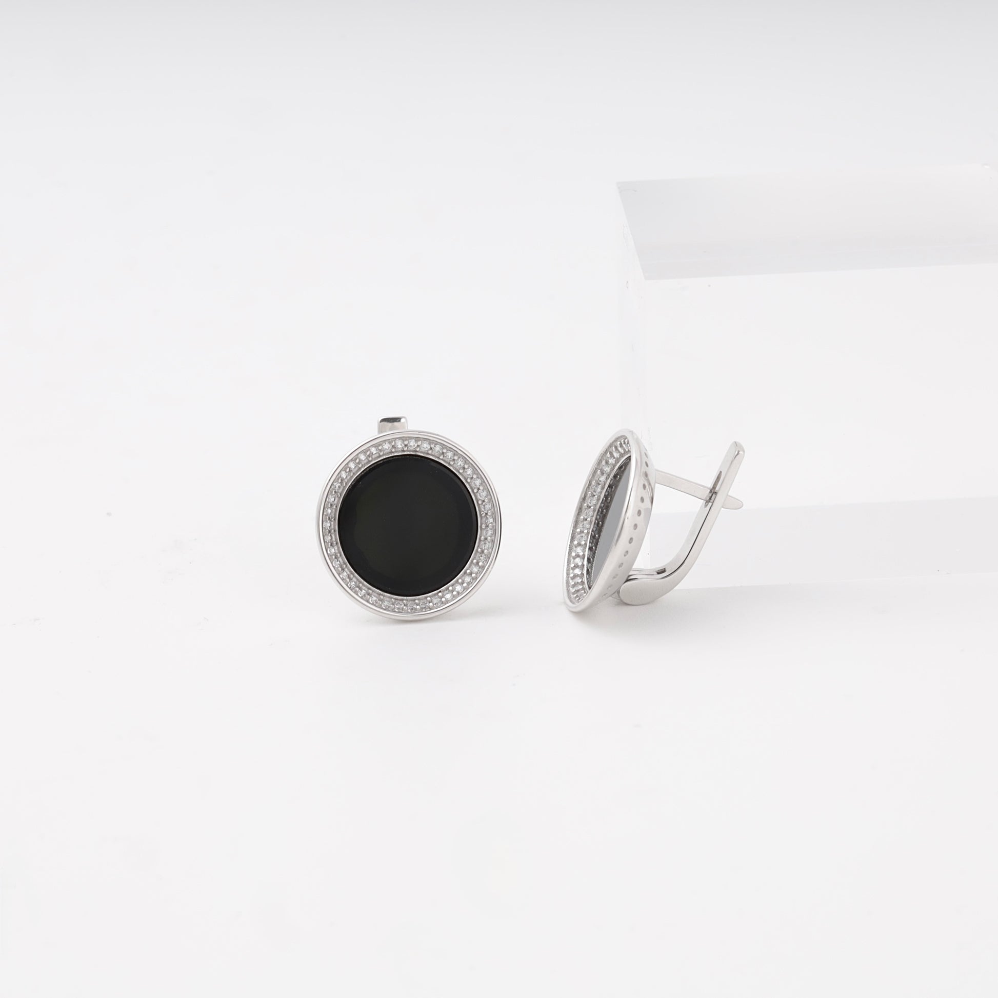 Silver 925 round onyx earrings with cubic zirconia halo, pair — Kabluchka