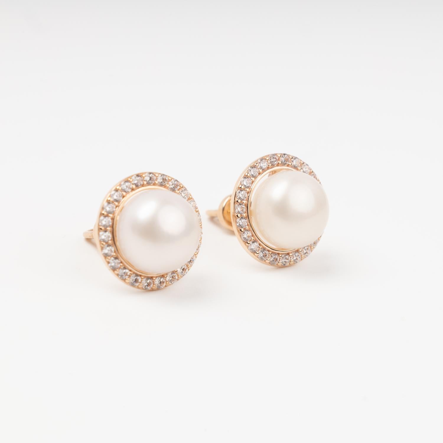Rose gold pearl stud earrings with cubic zirconia halo 585 | Kabluchka