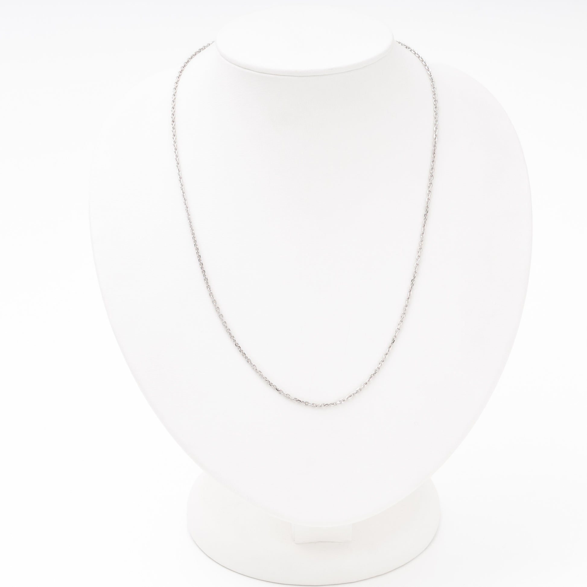 Silver 925 diamond-cut cable chain necklace 40 cm on display bust — Kabluchka