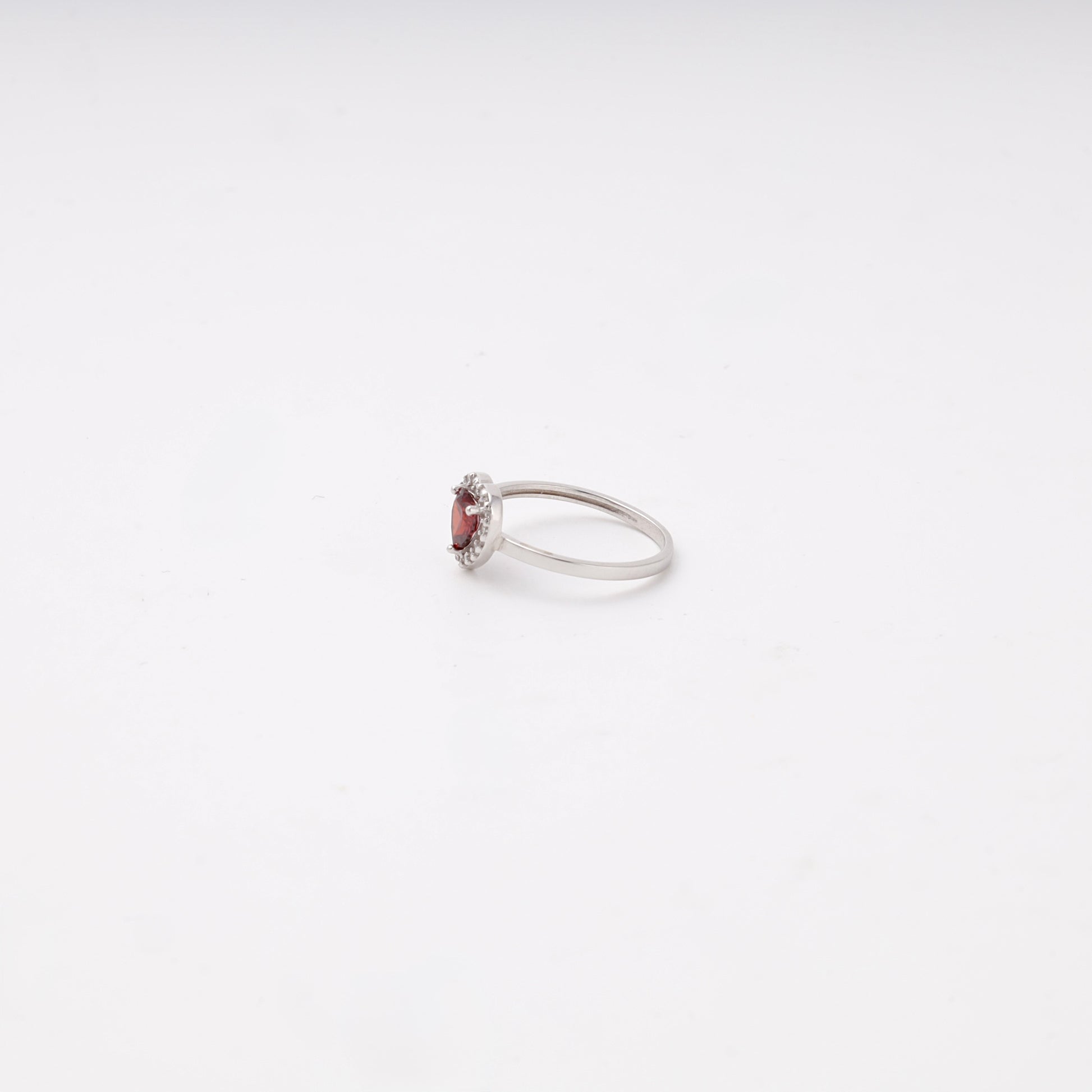Silver 925 heart halo ring, side view — Kabluchka