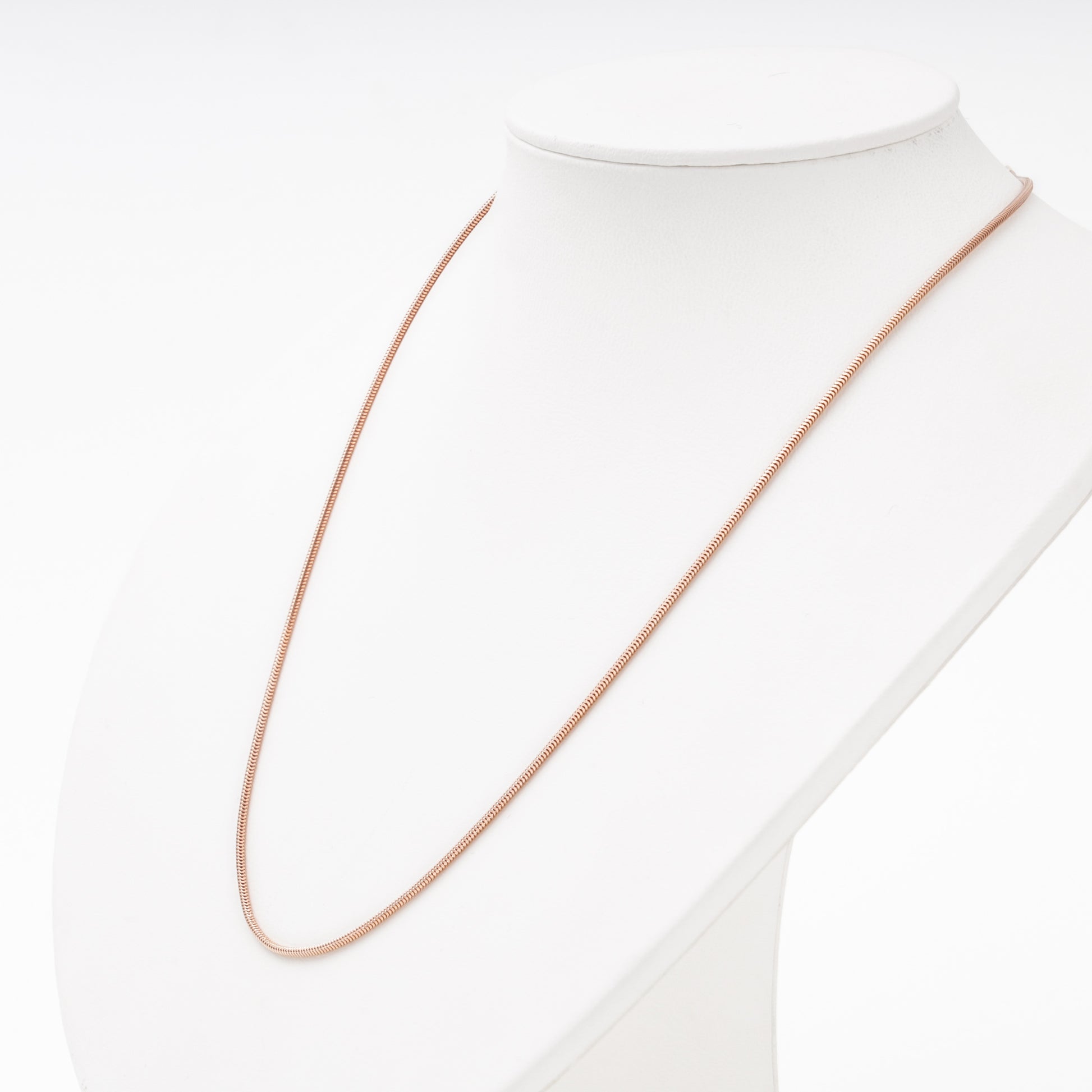 Rose gold snake chain 14K 585 on display — Kabluchka