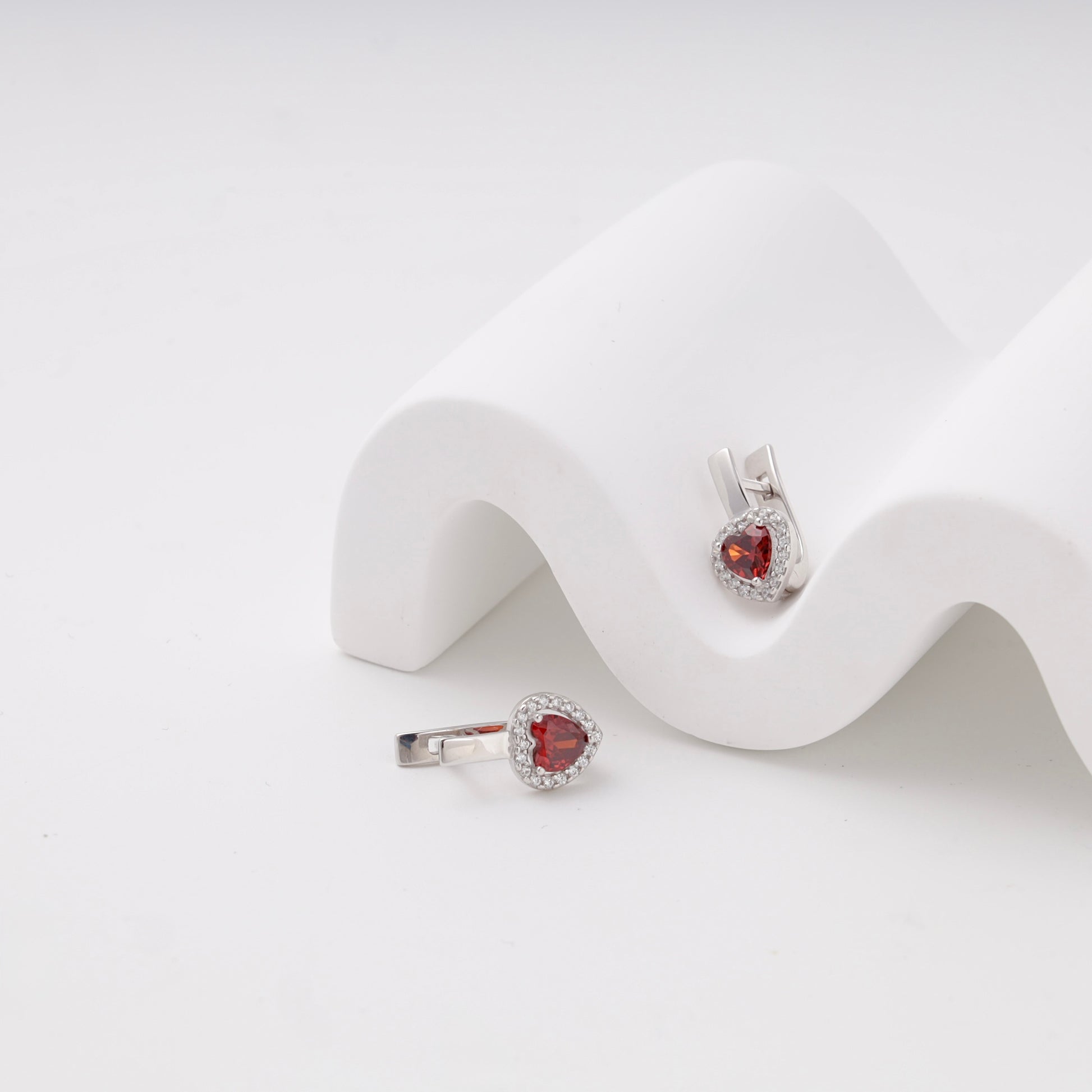 Silver 925 heart halo earrings with English lock — Kabluchka