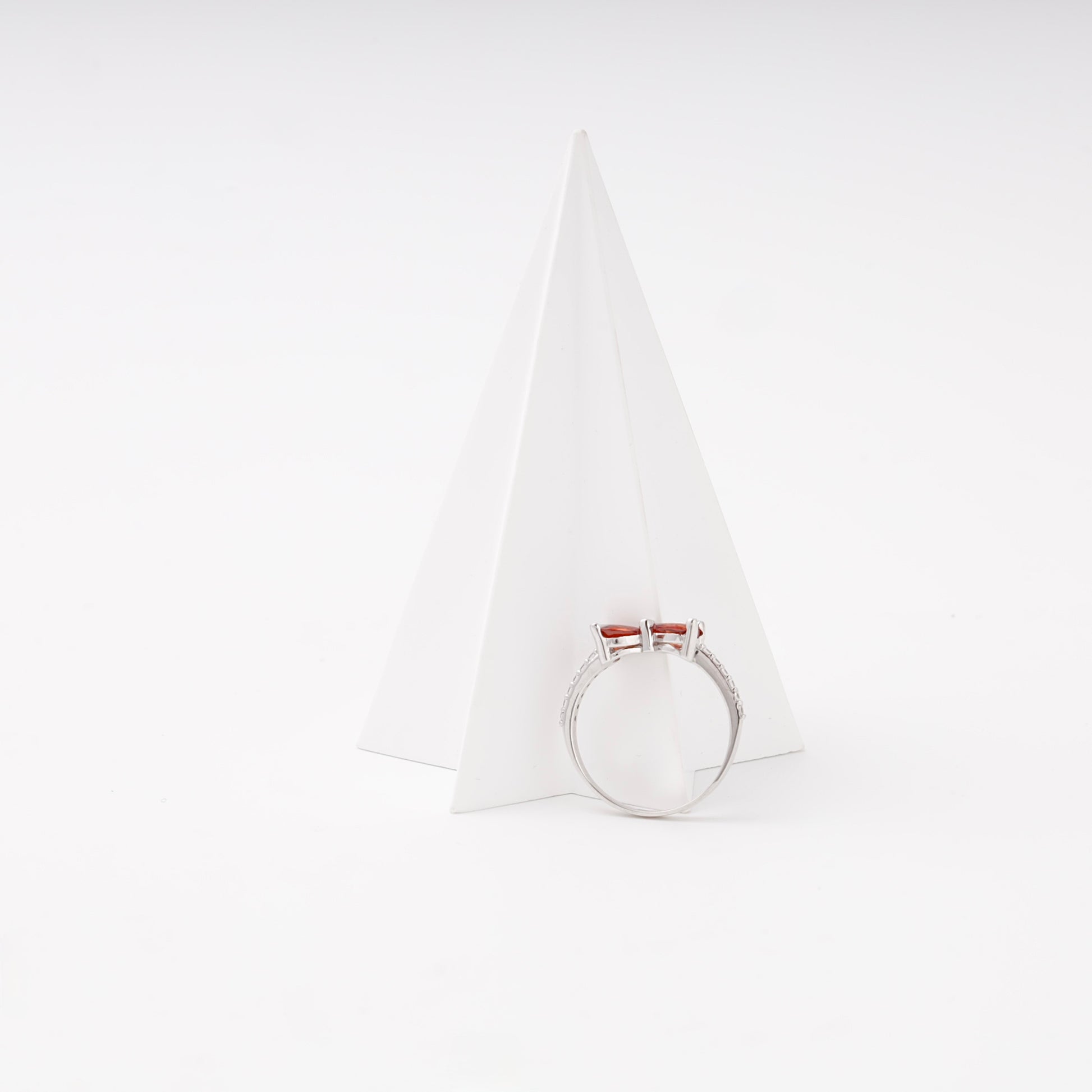 Silver 925 bow ring with cubic zirconia band — Kabluchka