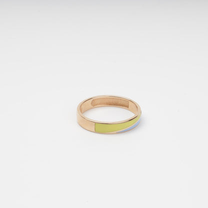 Sophisticated 14K (585) Rose Gold minimalist ring featuring a smooth wavy pattern of blue and yellow enamel, symbolizing the Ukrainian flag on a white background.