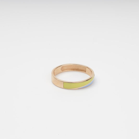 Sophisticated 14K (585) Rose Gold minimalist ring featuring a smooth wavy pattern of blue and yellow enamel, symbolizing the Ukrainian flag on a white background.