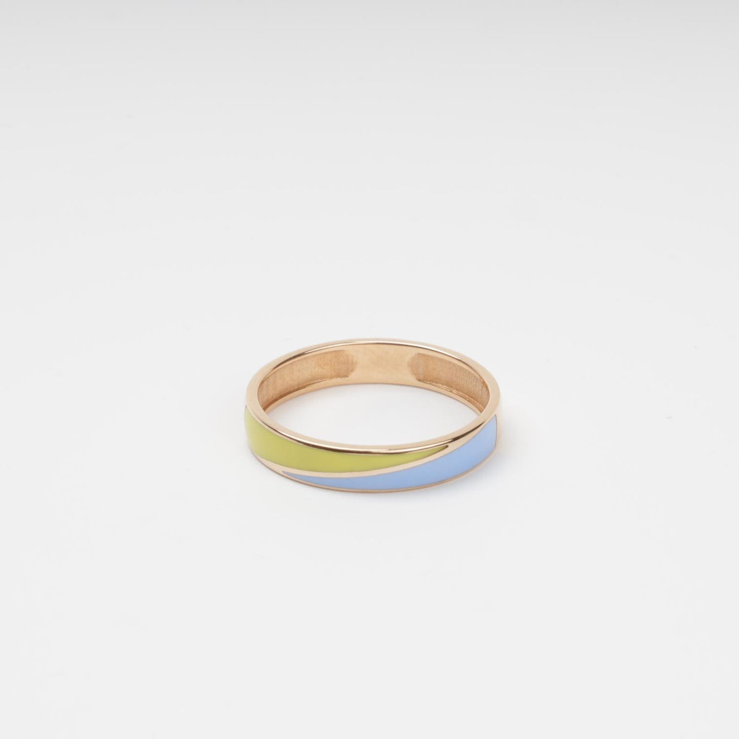 Sophisticated 14K (585) Rose Gold minimalist ring featuring a smooth wavy pattern of blue and yellow enamel, symbolizing the Ukrainian flag on a white background.
