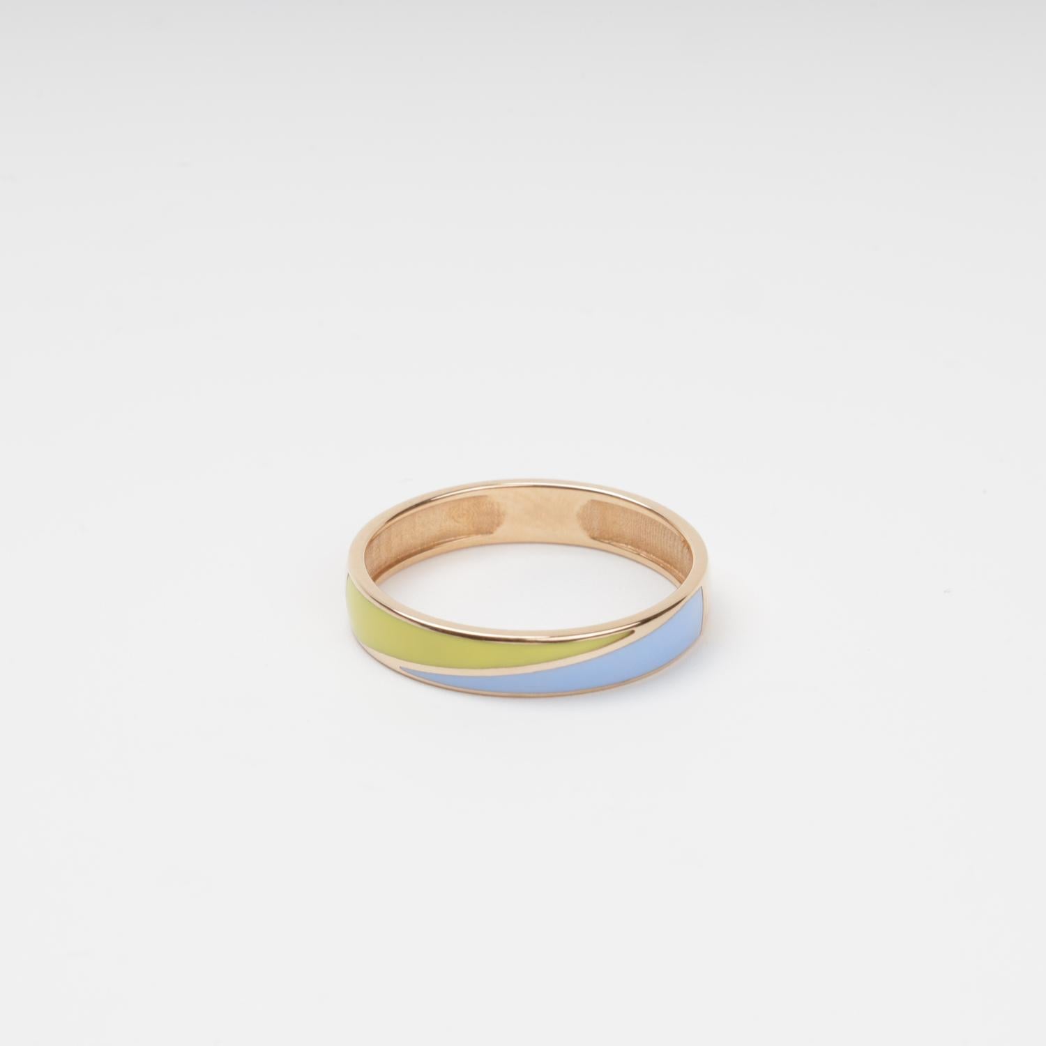 Sophisticated 14K (585) Rose Gold minimalist ring featuring a smooth wavy pattern of blue and yellow enamel, symbolizing the Ukrainian flag on a white background.