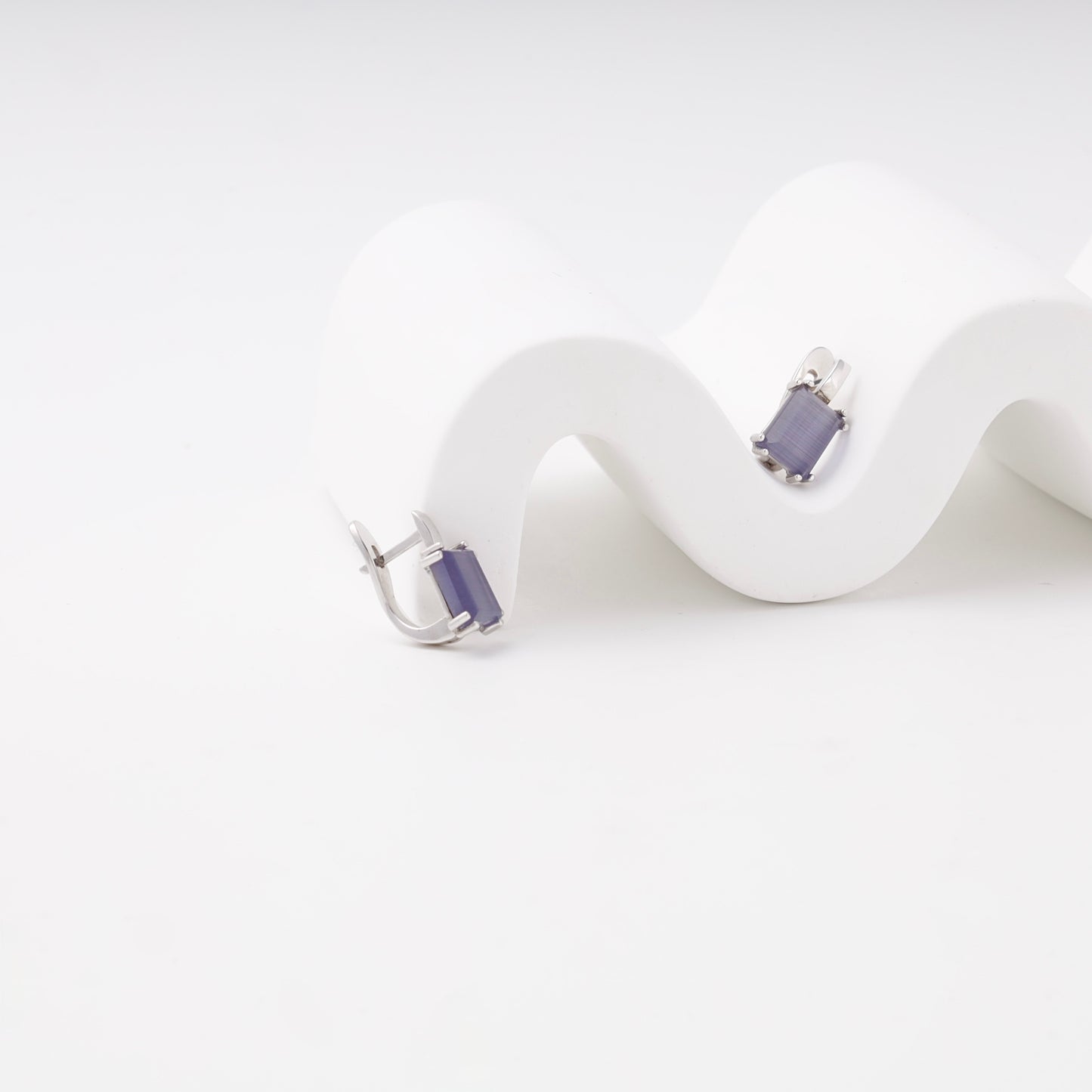 Silver 925 ulexite drop earrings detail — Kabluchka