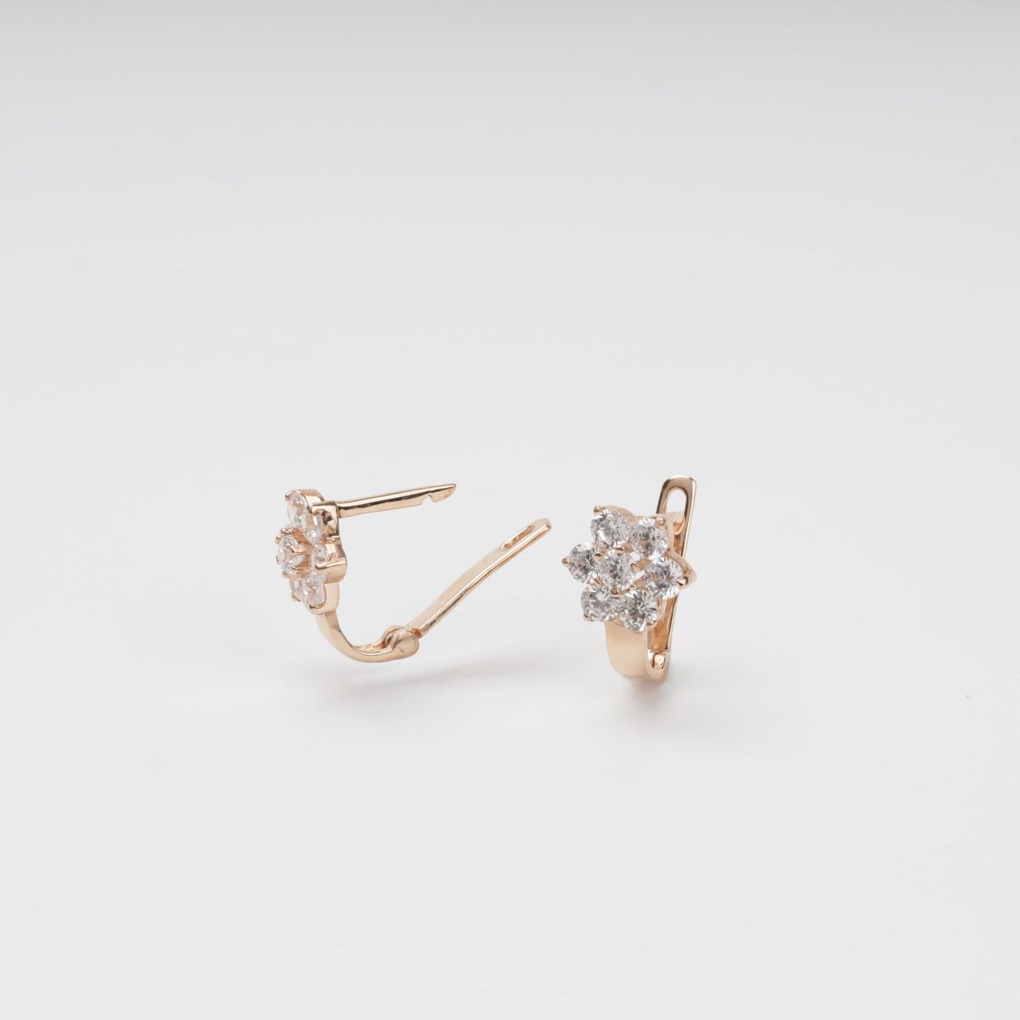 Rose gold 585 flower stud earrings with CZ prong setting - Kabluchka