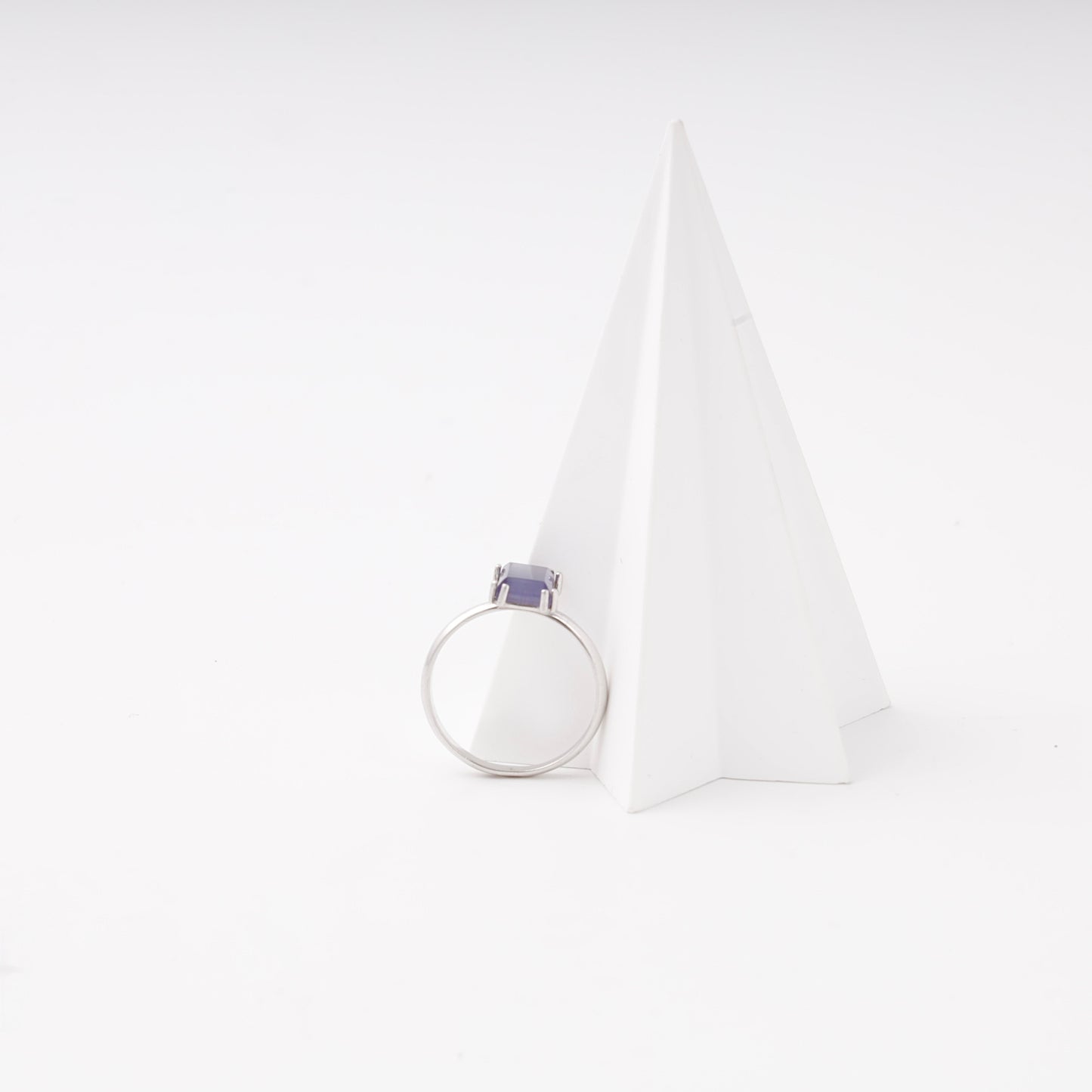 Silver 925 ring with ulexite, detail — Kabluchka