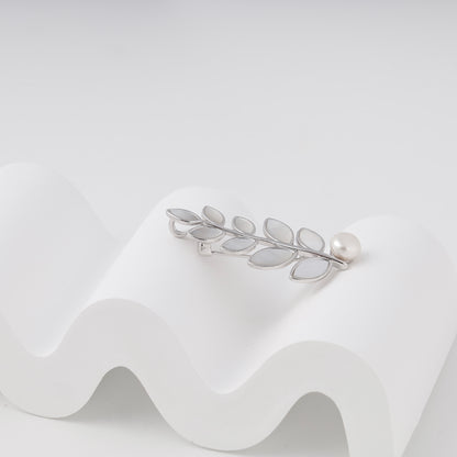 Silver 925 branch brooch with pearl — Kabluchka