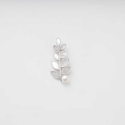 Silver 925 leaf branch brooch with mother-of-pearl — Kabluchka