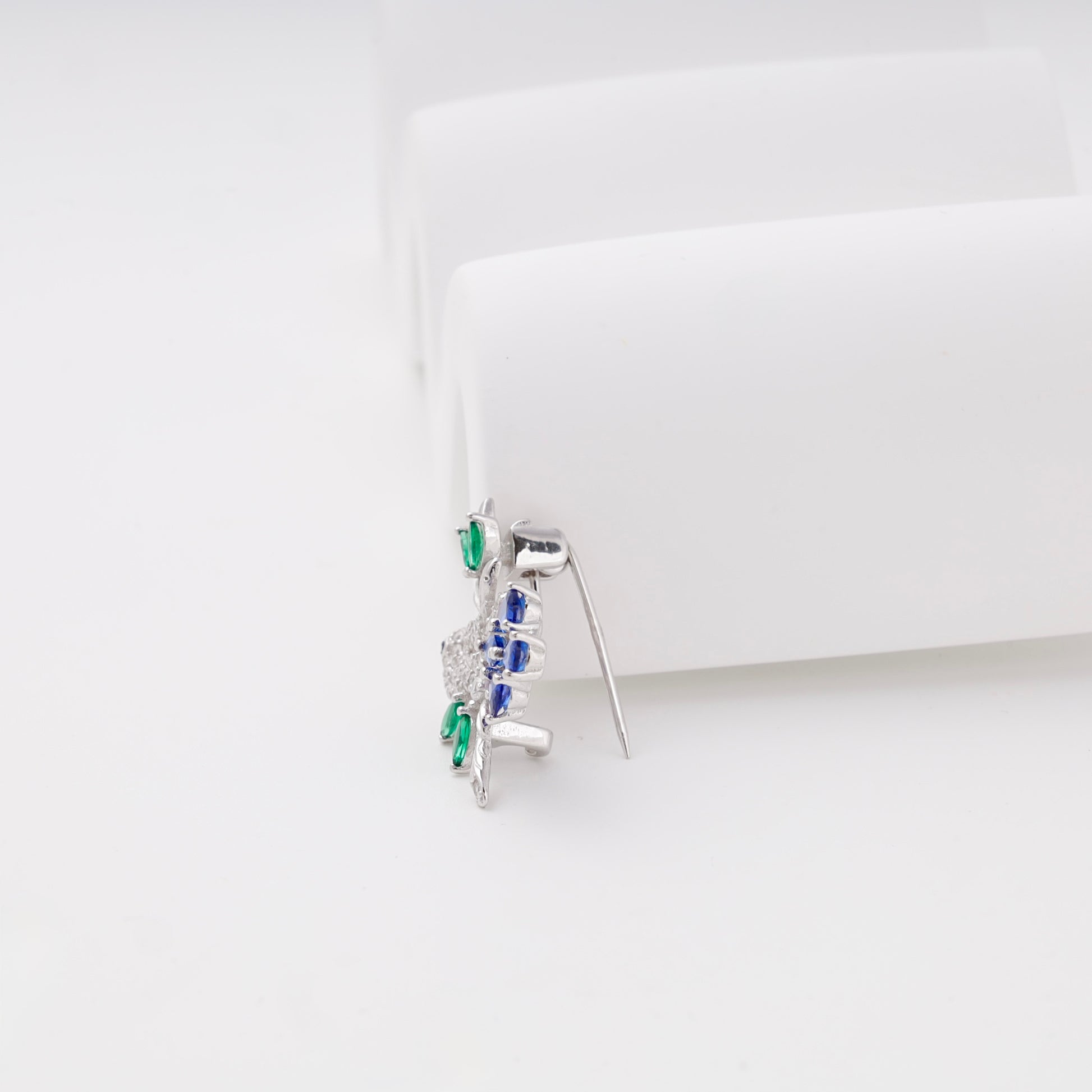 Silver 925 bird brooch, back with pin fastening — Kabluchka