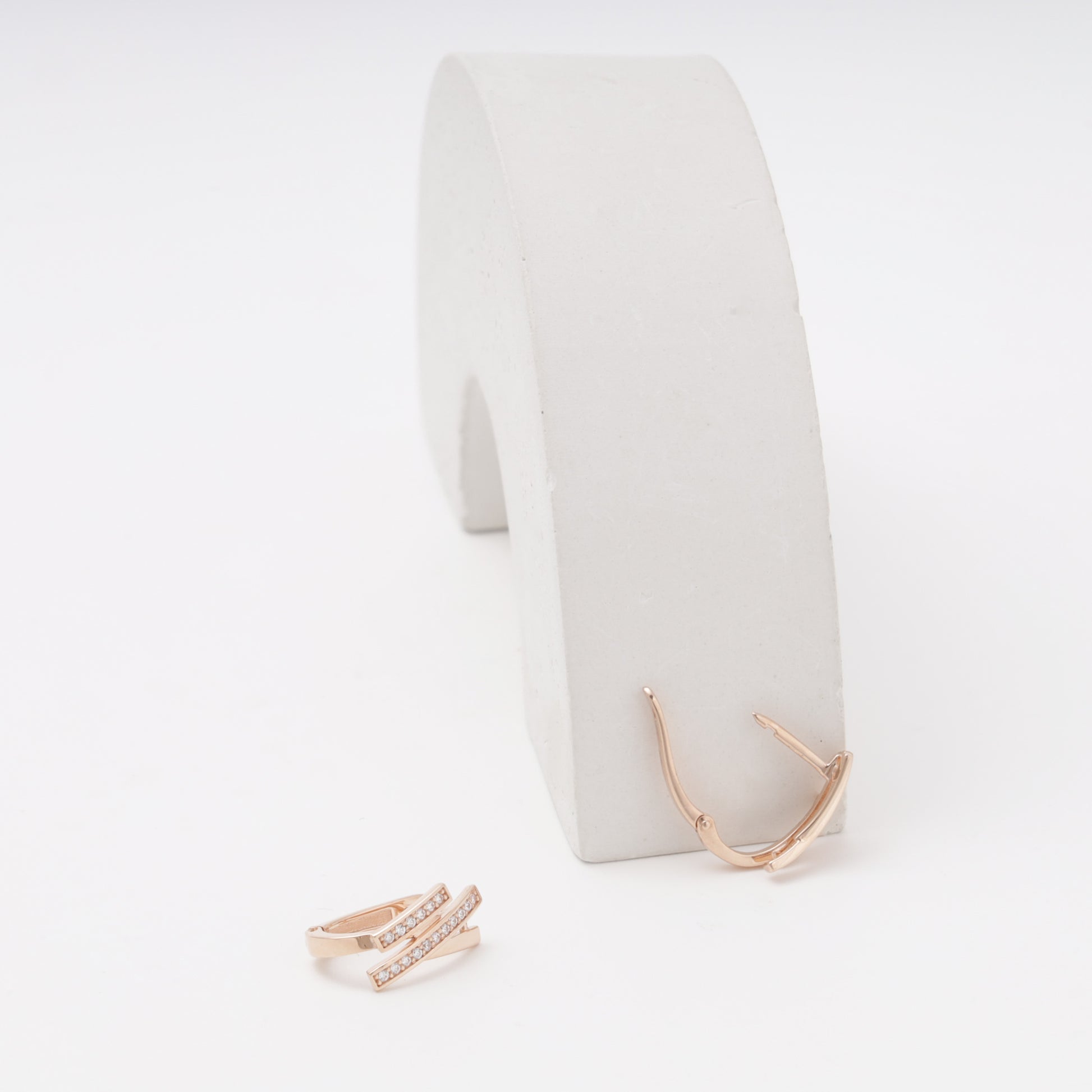 Rose gold geometric earrings with cubic zirconia, English lock open detail — Kabluchka