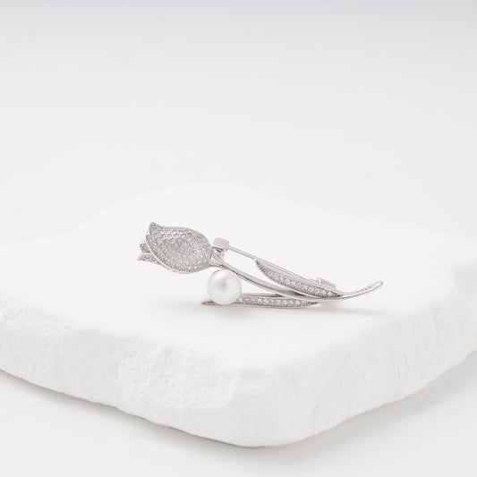Silver 925 tulip brooch with pearl and cubic zirconia — Kabluchka