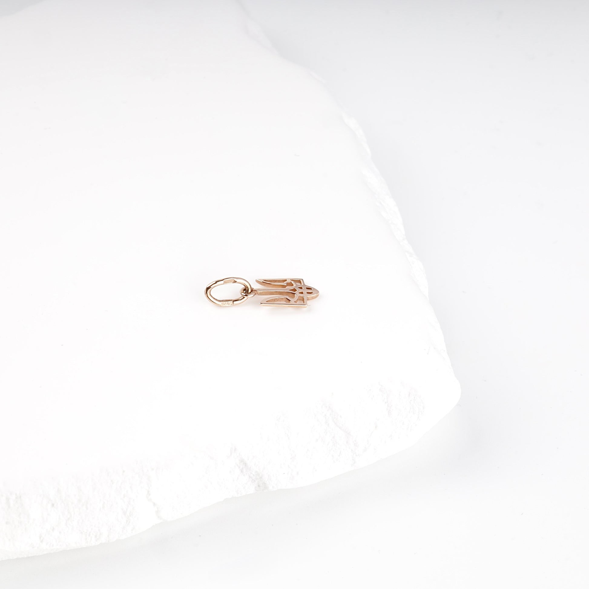 Rose Gold 585 Ukrainian Trident Pendant openwork design — Kabluchka