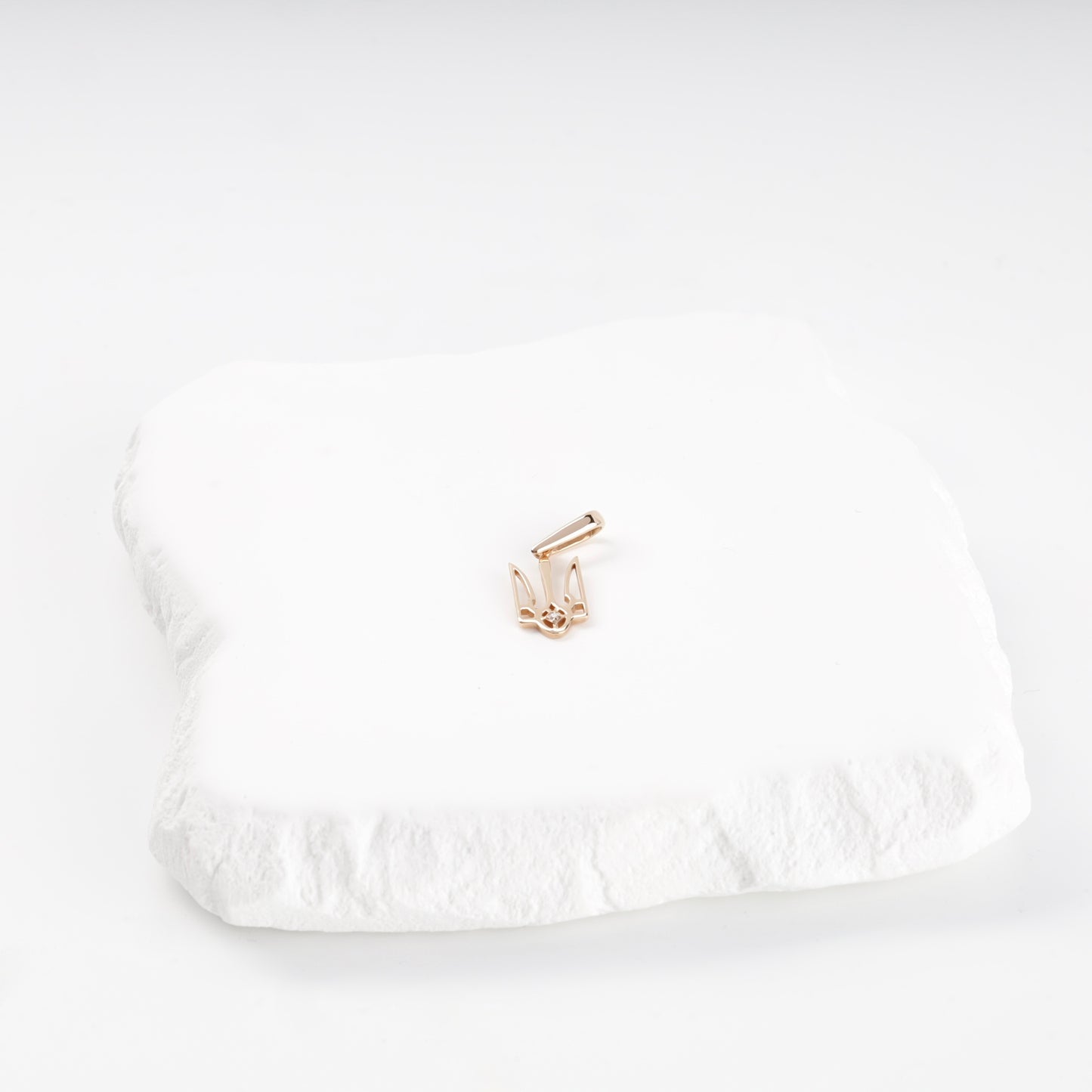 Rose Gold 585 Ukrainian Trident Pendant detail with cubic zirconia — Kabluchka