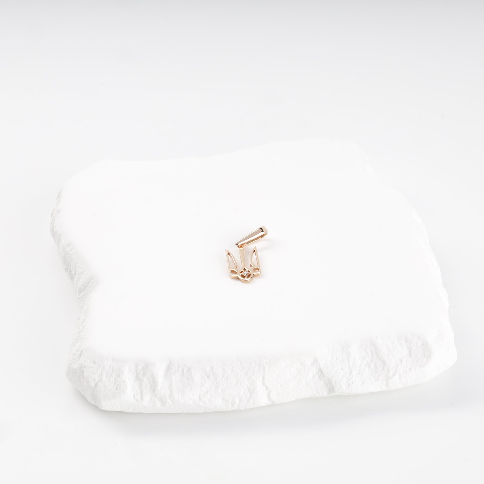 Rose Gold 585 Ukrainian Trident Pendant detail with cubic zirconia — Kabluchka