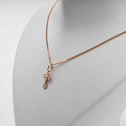 Two-tone Gold 14K (585) engraved Orthodox crucifix pendant — textured end detail — Kabluchka