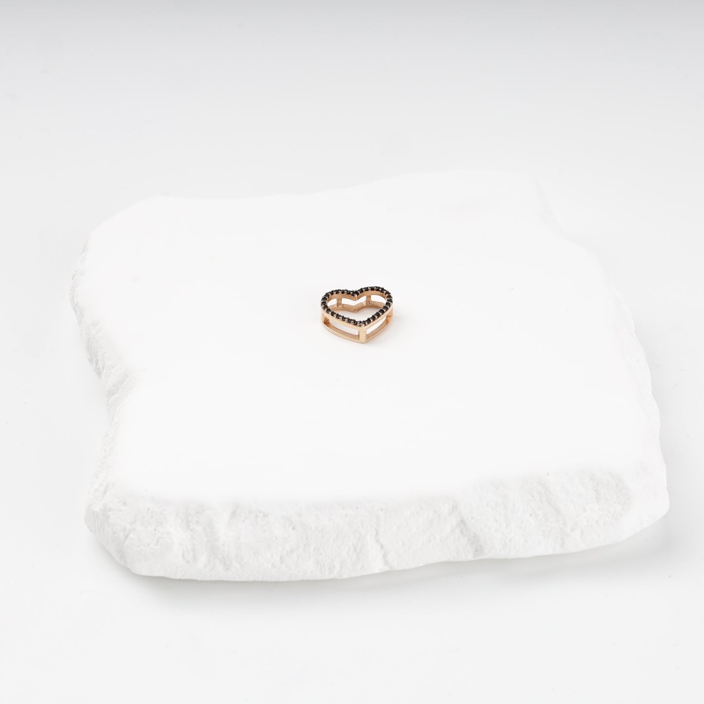 Gold 585 Open Heart Pendant detail — Kabluchka
