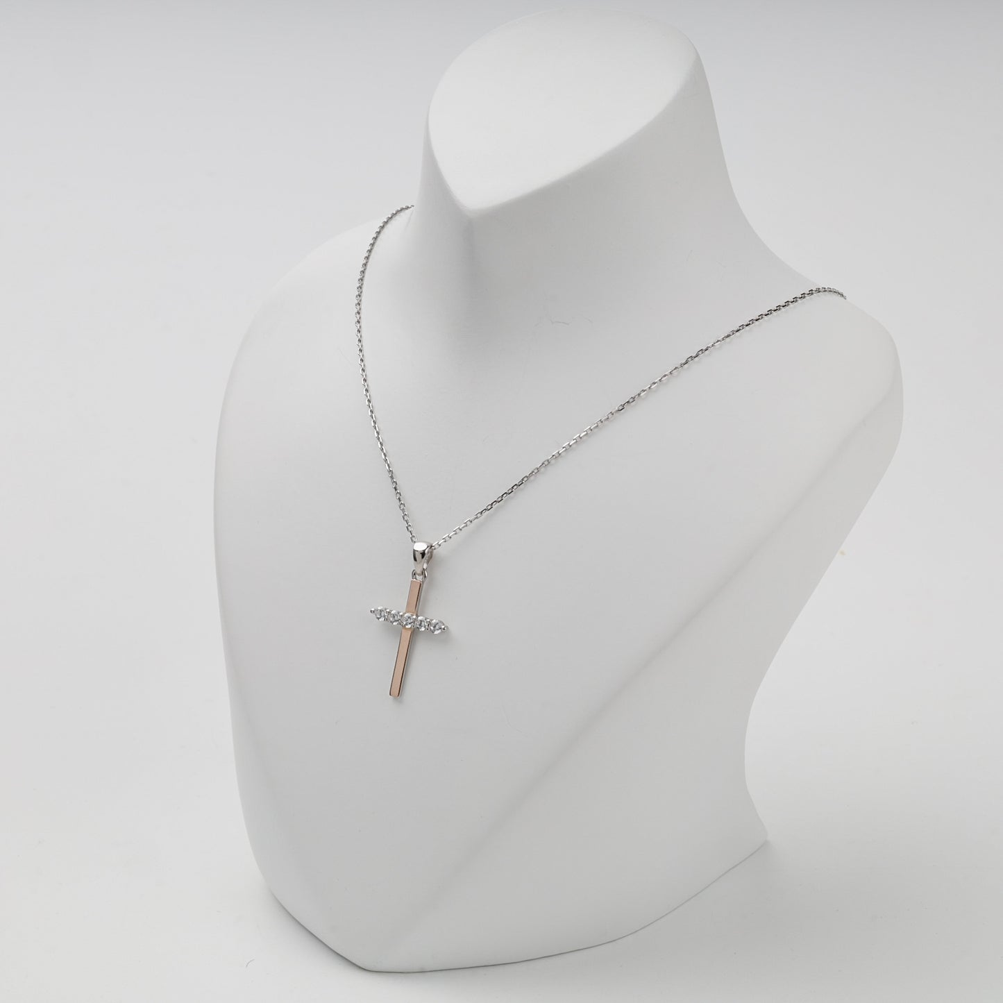 Rhodium-plated Silver 925 and Gold 375 cubic zirconia cross pendant — cross profile — Kabluchka