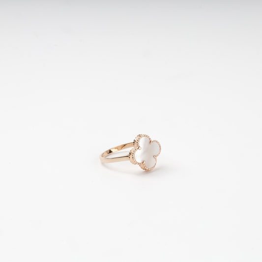 Rose gold 585 clover ring with mother-of-pearl — Kabluchka