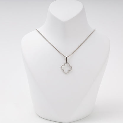 Silver 925 clover pendant with cubic zirconia on chain — Kabluchka