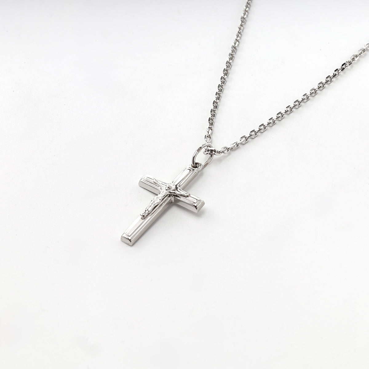 Silver 925 engraved open-frame crucifix pendant, side view