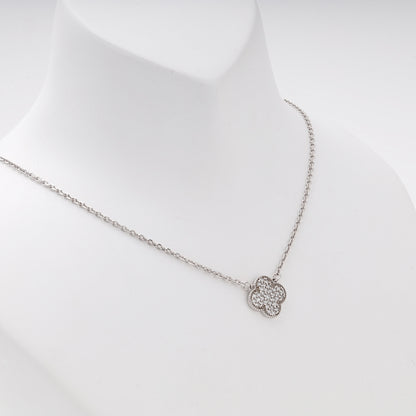 Silver 925 cubic zirconia clover pendant necklace, close view — Kabluchka