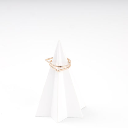 Rose gold 585 open double-band ring with peak, on a stand — Kabluchka